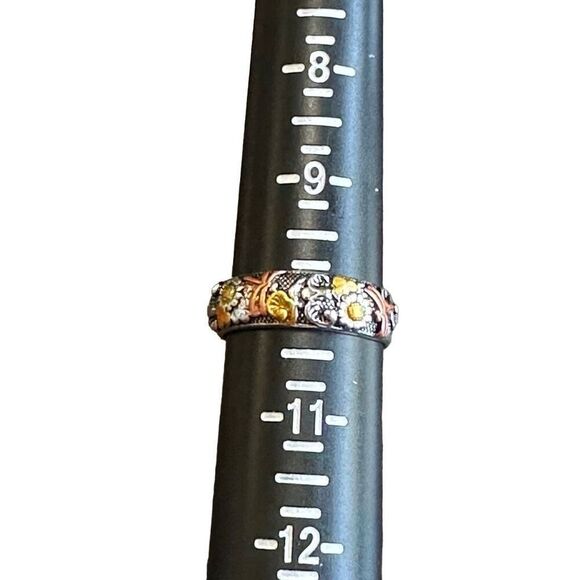 Brand New!!  Size 10 ring with floral and dragonfly details - Picture 4 of 4